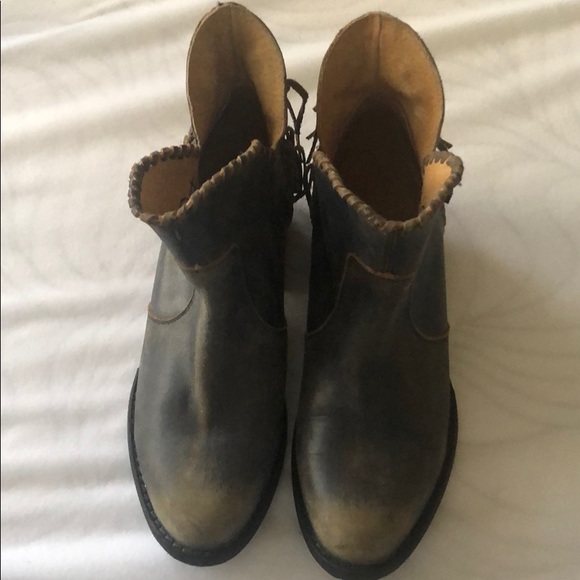 Circle G Ankle Boots - Picture 2 of 3